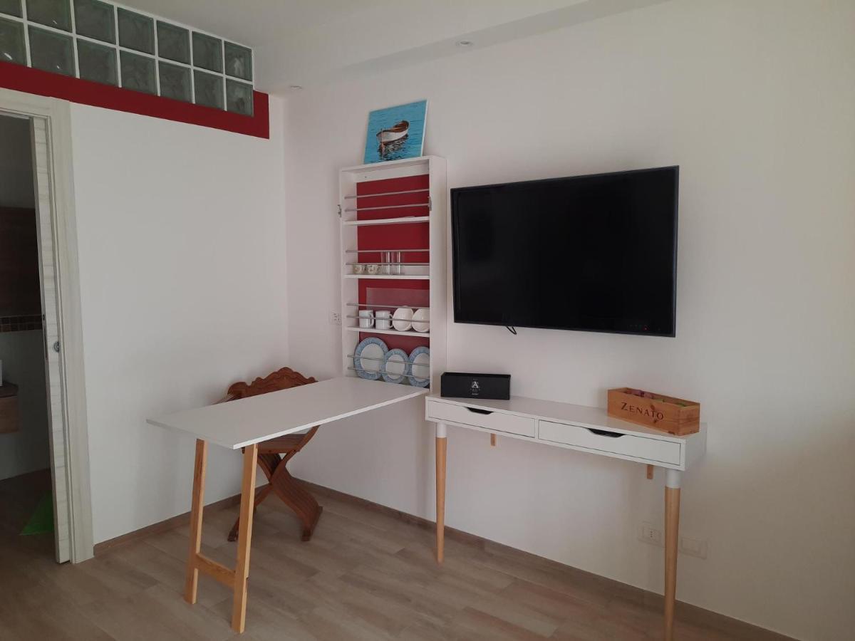 Adg Emilia 10 Appartamenti Del Garda 페스키에라델가르다 외부 사진