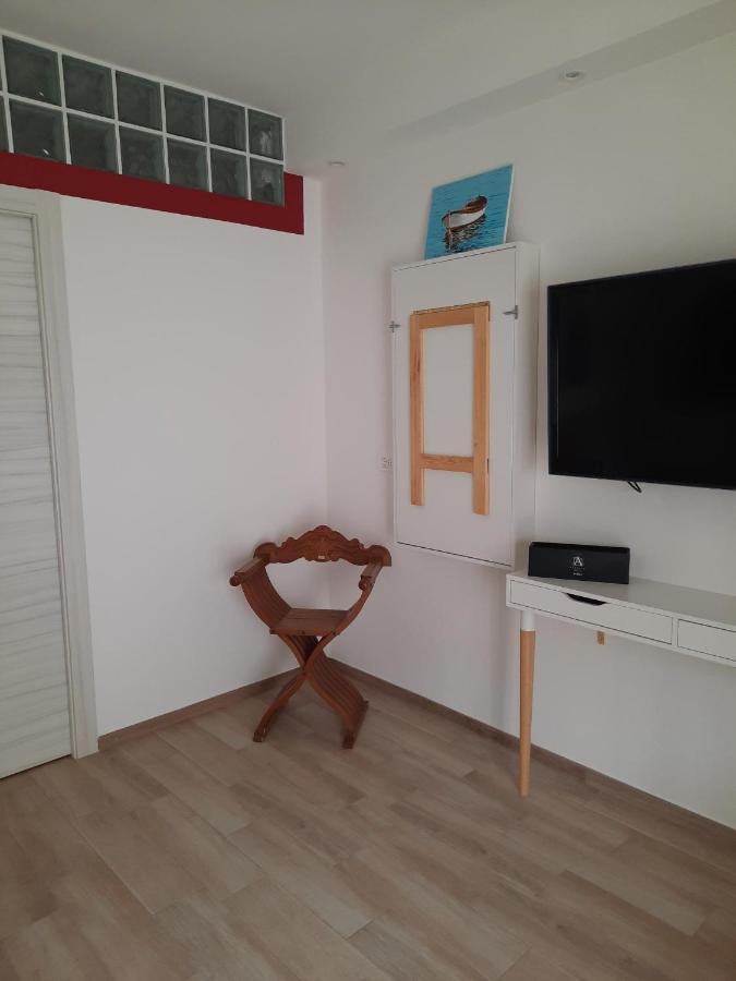 Adg Emilia 10 Appartamenti Del Garda 페스키에라델가르다 외부 사진