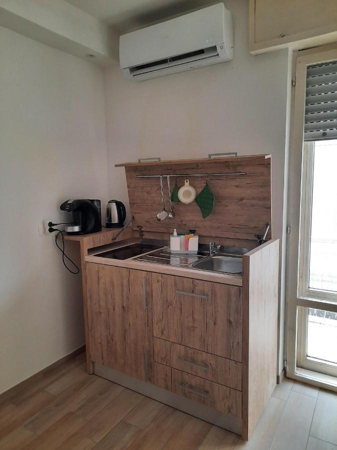 Adg Emilia 10 Appartamenti Del Garda 페스키에라델가르다 외부 사진