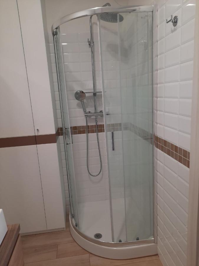 Adg Emilia 10 Appartamenti Del Garda 페스키에라델가르다 외부 사진